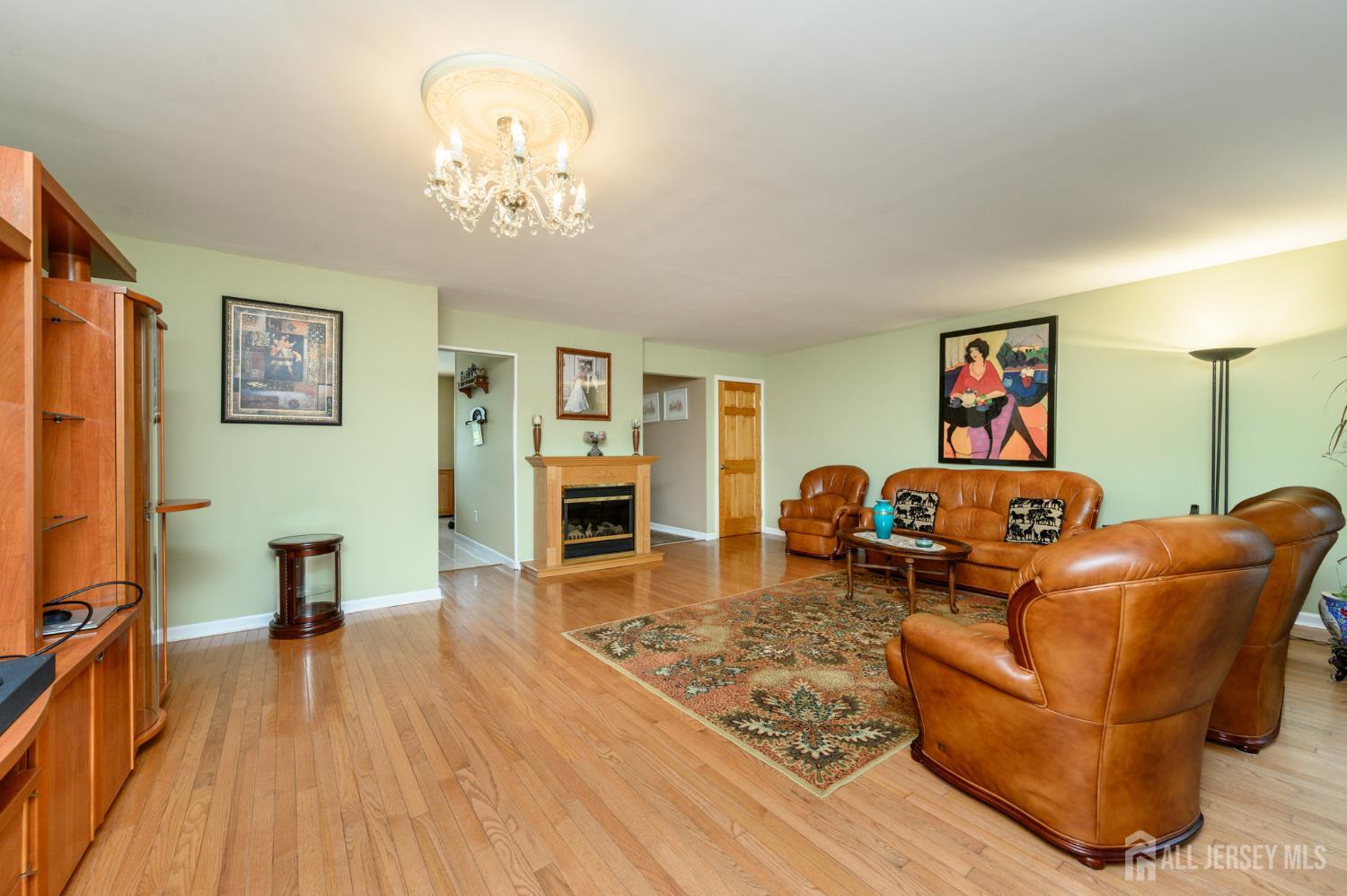 4th image of 614 Maple Hill Dr, Woodbridge, NJ 07095 | MLS# 2703026R