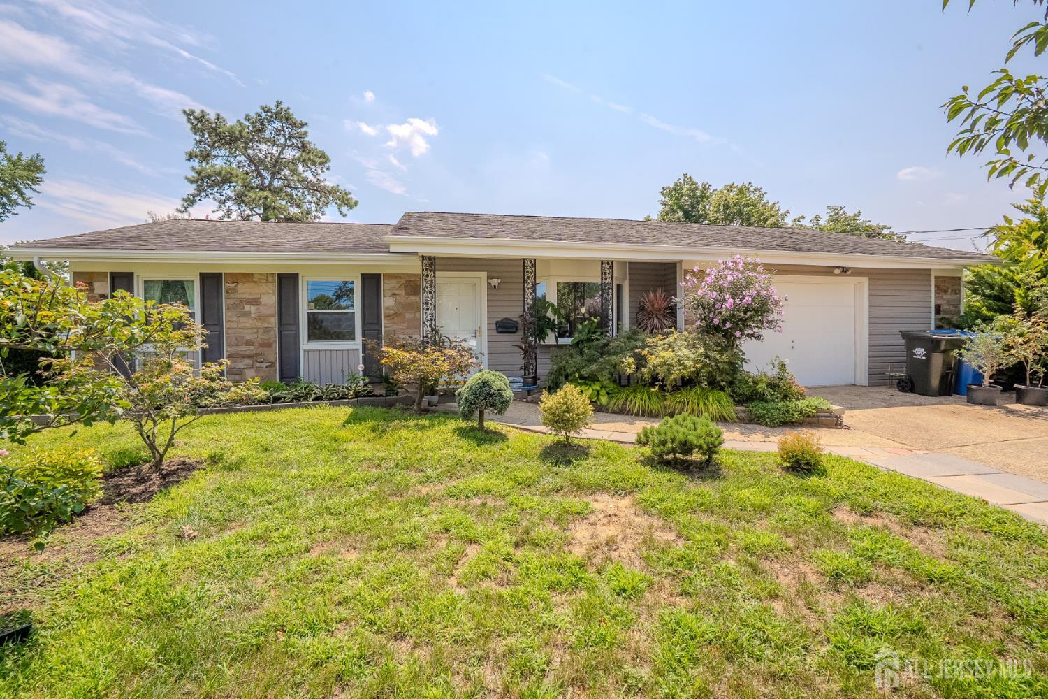3rd image of 4 Hunterdon Ave, Monroe Township, NJ 08831 | MLS# 2703042R