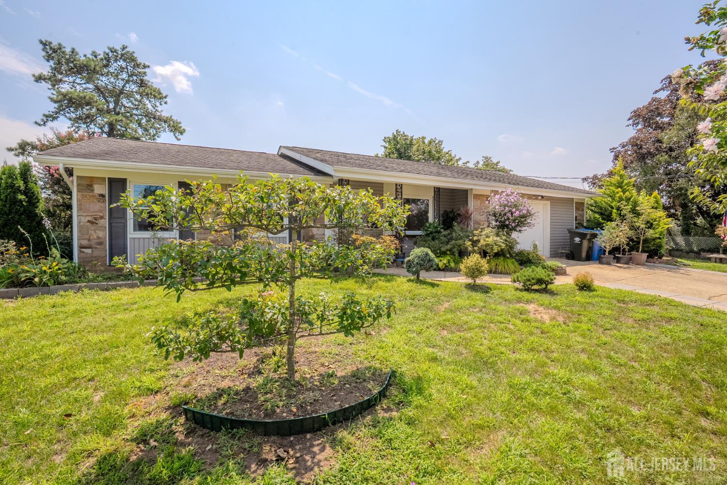 4th image of 4 Hunterdon Ave, Monroe Township, NJ 08831 | MLS# 2703042R