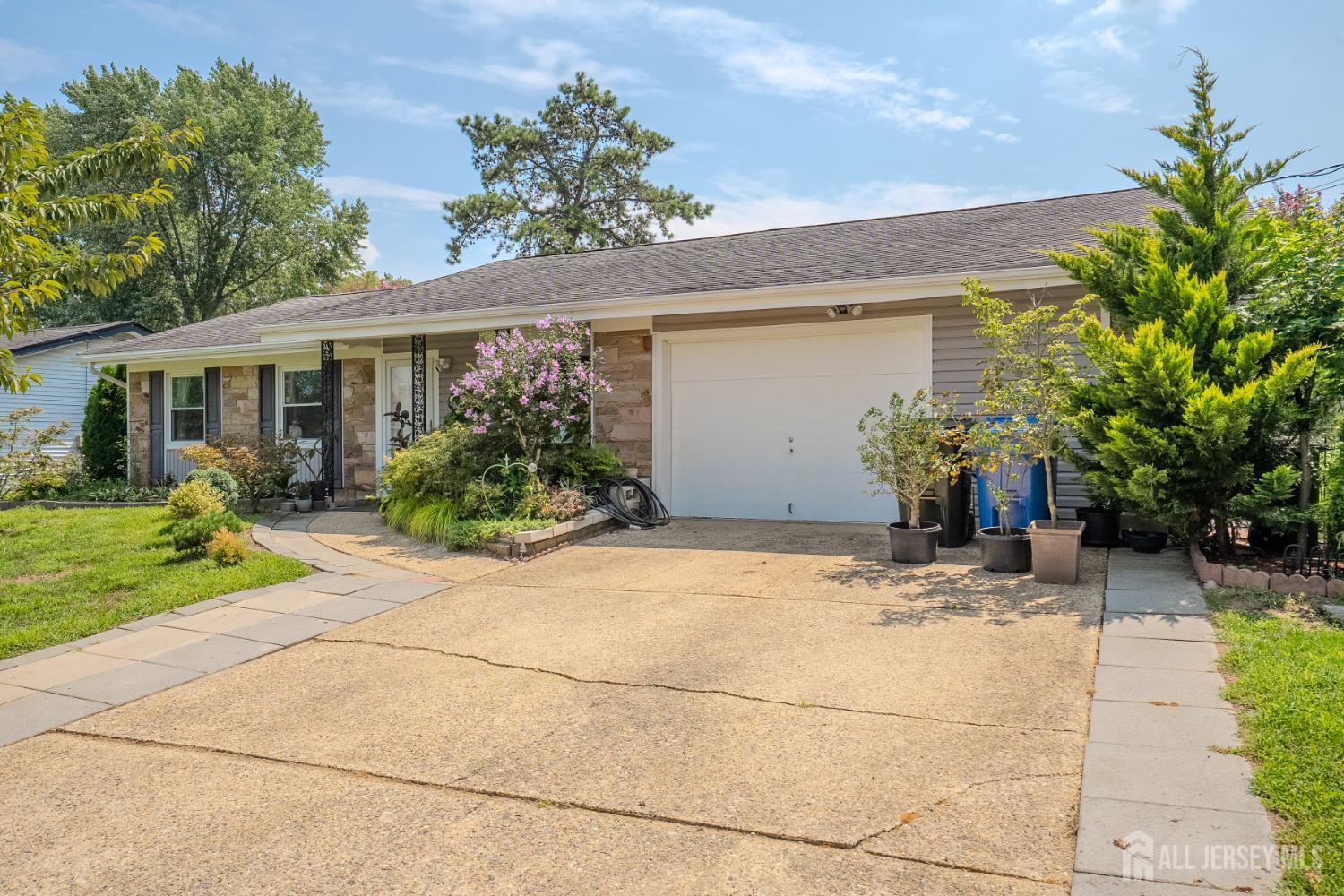 2nd image of 4 Hunterdon Ave, Monroe Township, NJ 08831 | MLS# 2703042R