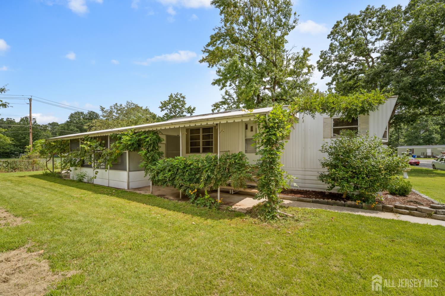 2nd image of 3 Carol Rd, Monmouth Junction, NJ 08852 | MLS# 2703104R