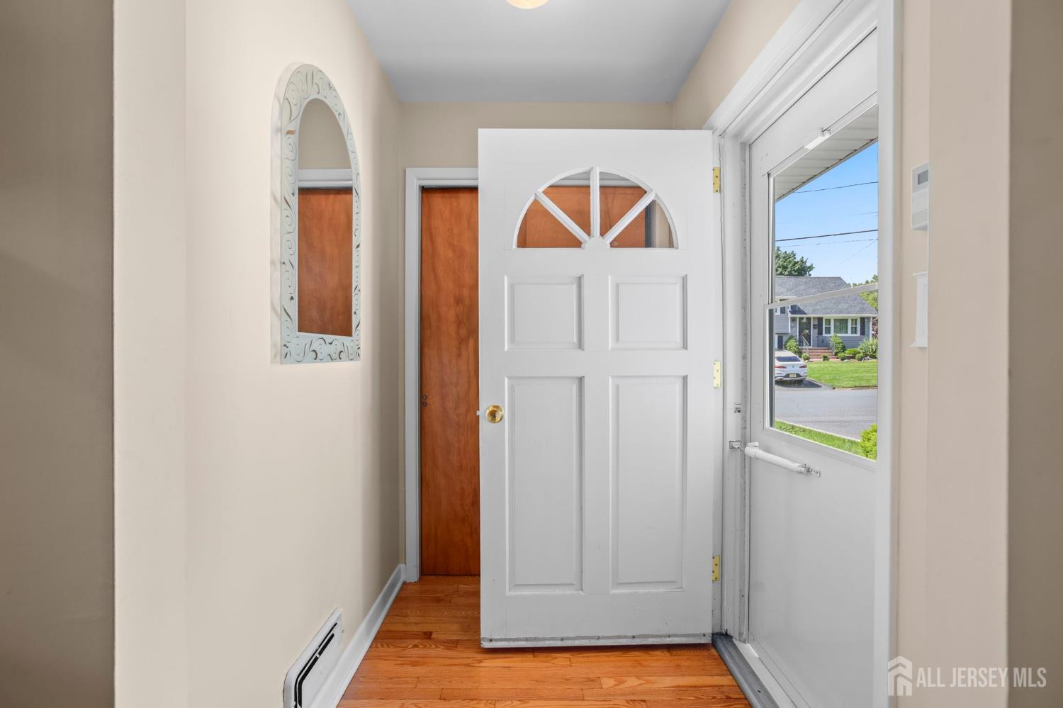 3rd image of 13 Briarwood Dr, Franklin, NJ 08873 | MLS# 2703106R