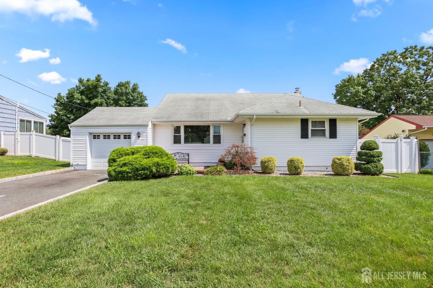1st image of 13 Briarwood Dr, Franklin, NJ 08873 | MLS# 2703106R