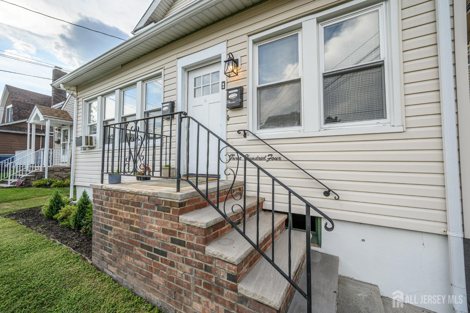 2nd image of 304 Myrtle Ave, Garwood, NJ 07027 | MLS# 2703122R