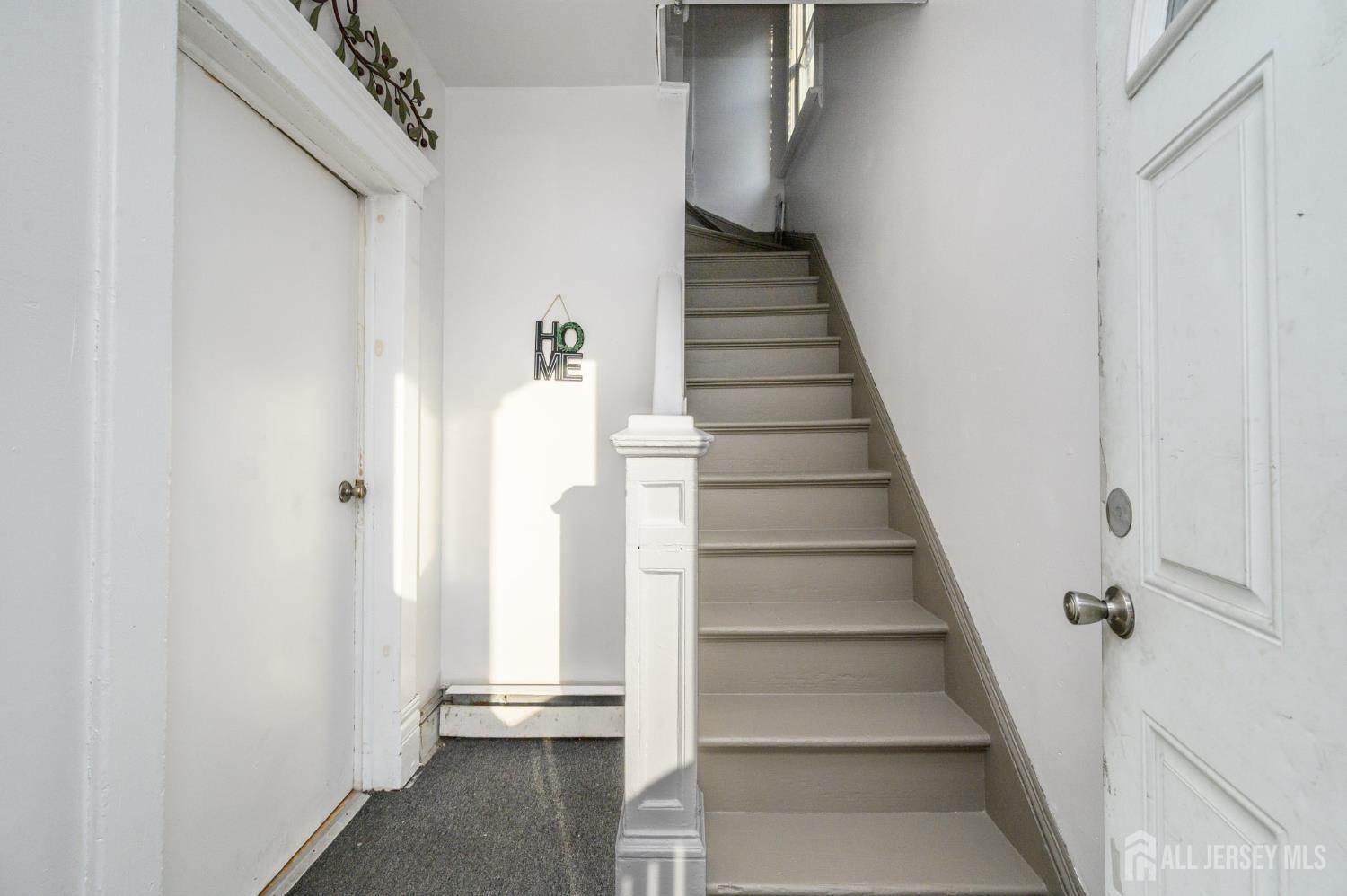 3rd image of 922 Amboy Ave, Perth Amboy, NJ 08861 | MLS# 2702988R