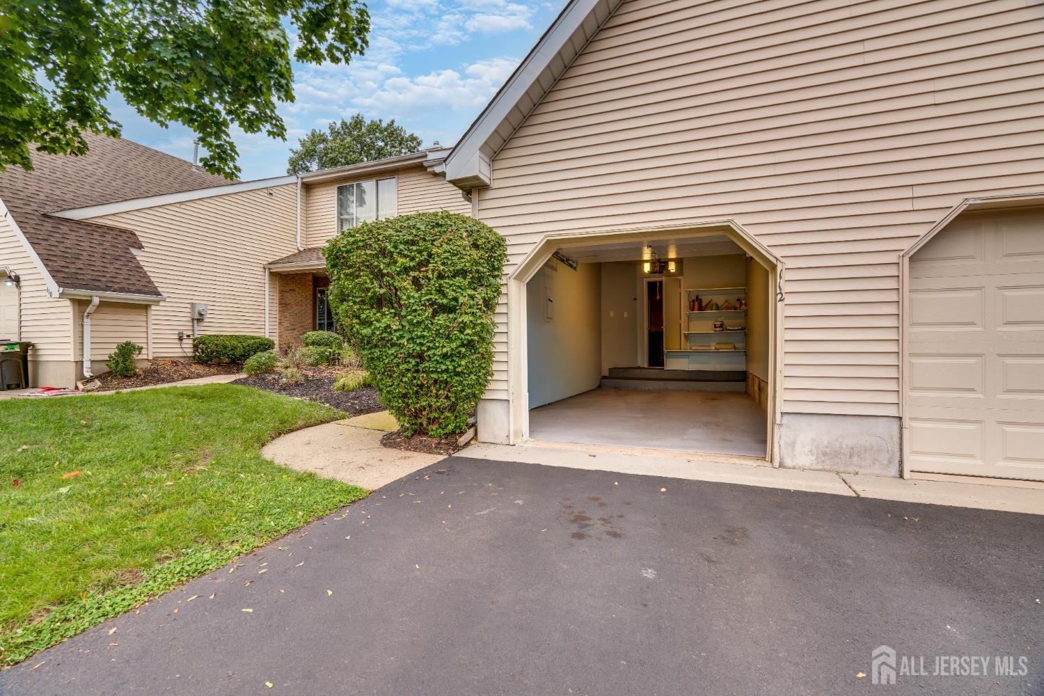 24th image of 112 Nathan Dr, North Brunswick, NJ 08902 | MLS# 2702817R