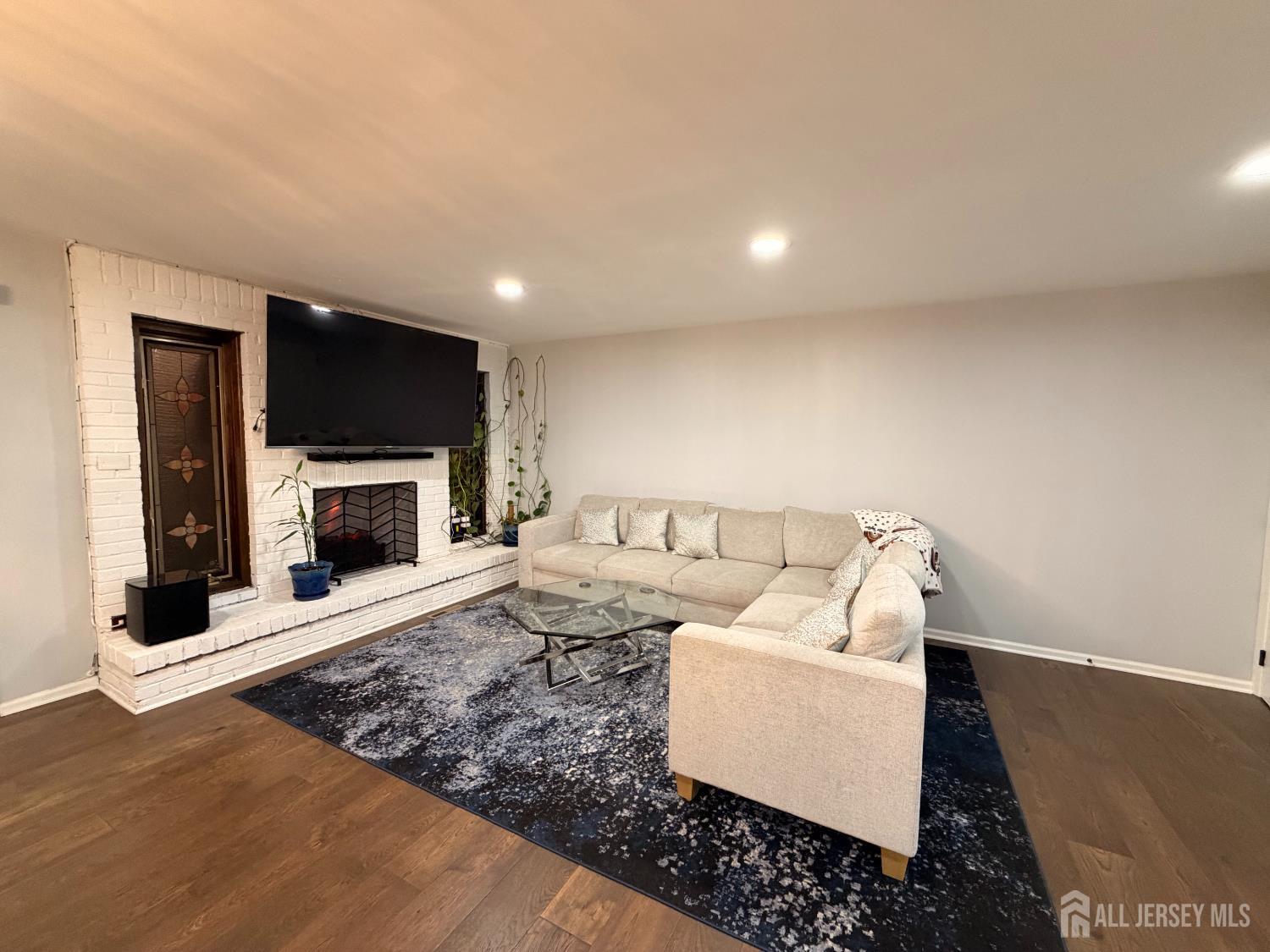 3rd image of 130 Highview Dr, Woodbridge, NJ 07095 | MLS# 2703147R