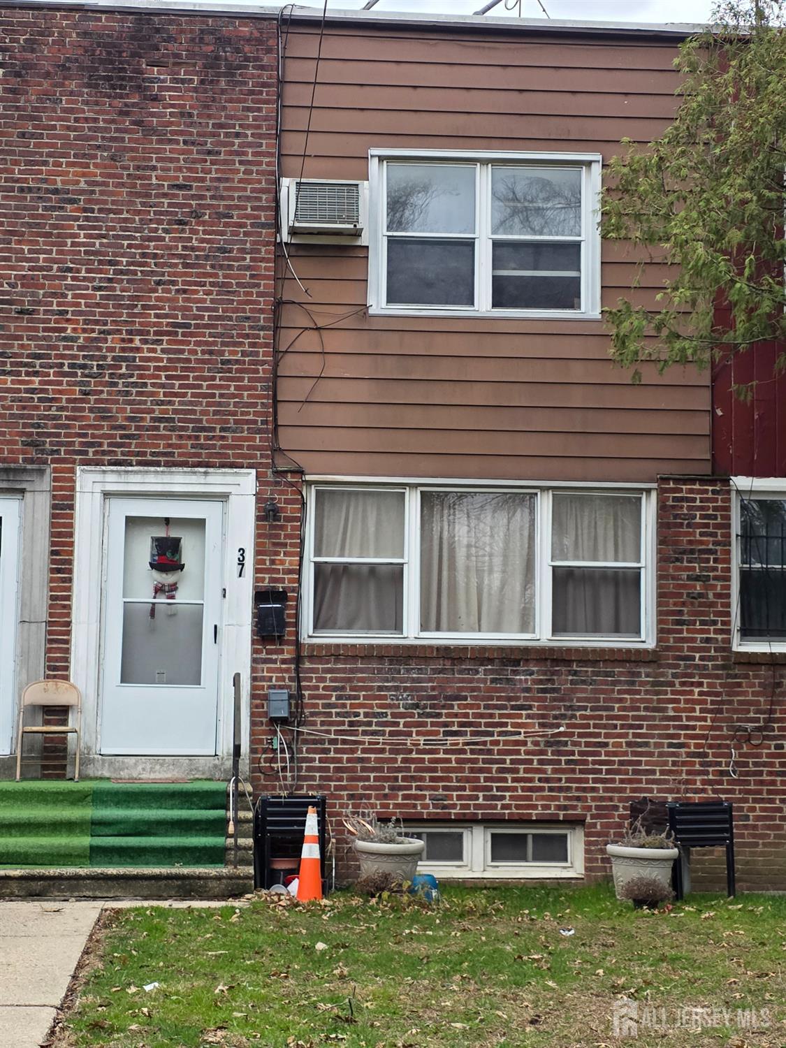 1st image of 37 Bruce Park Dr, Trenton, NJ 08618 | MLS# 2703217R