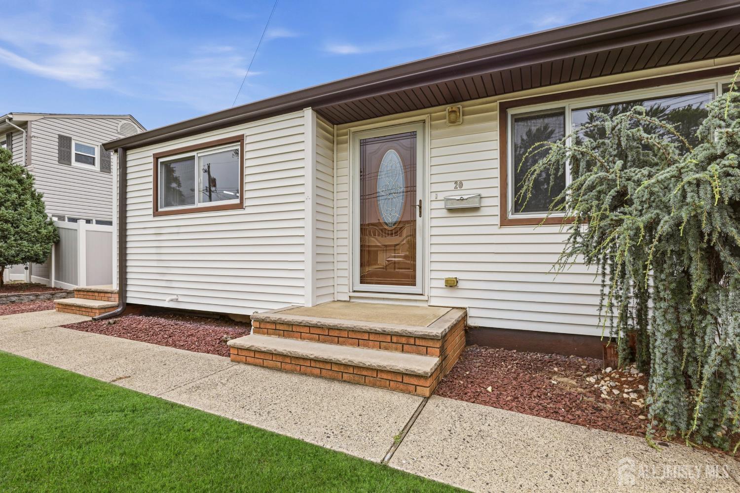 4th image of 20 Albert Dr, Old Bridge, NJ 08857 | MLS# 2700463R