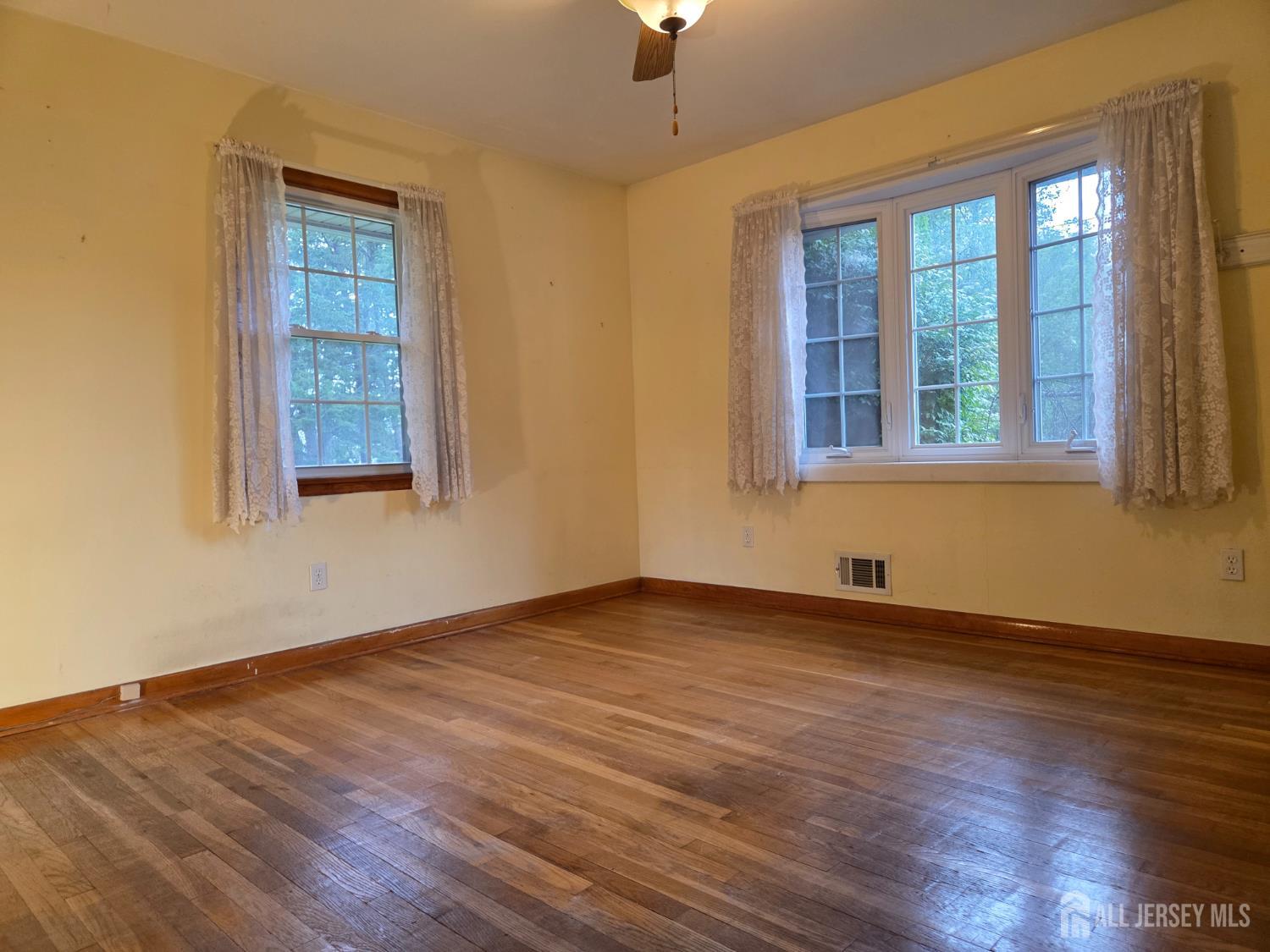 5th image of 29 Orris Ave, Piscataway, NJ 08854 | MLS# 2703024R