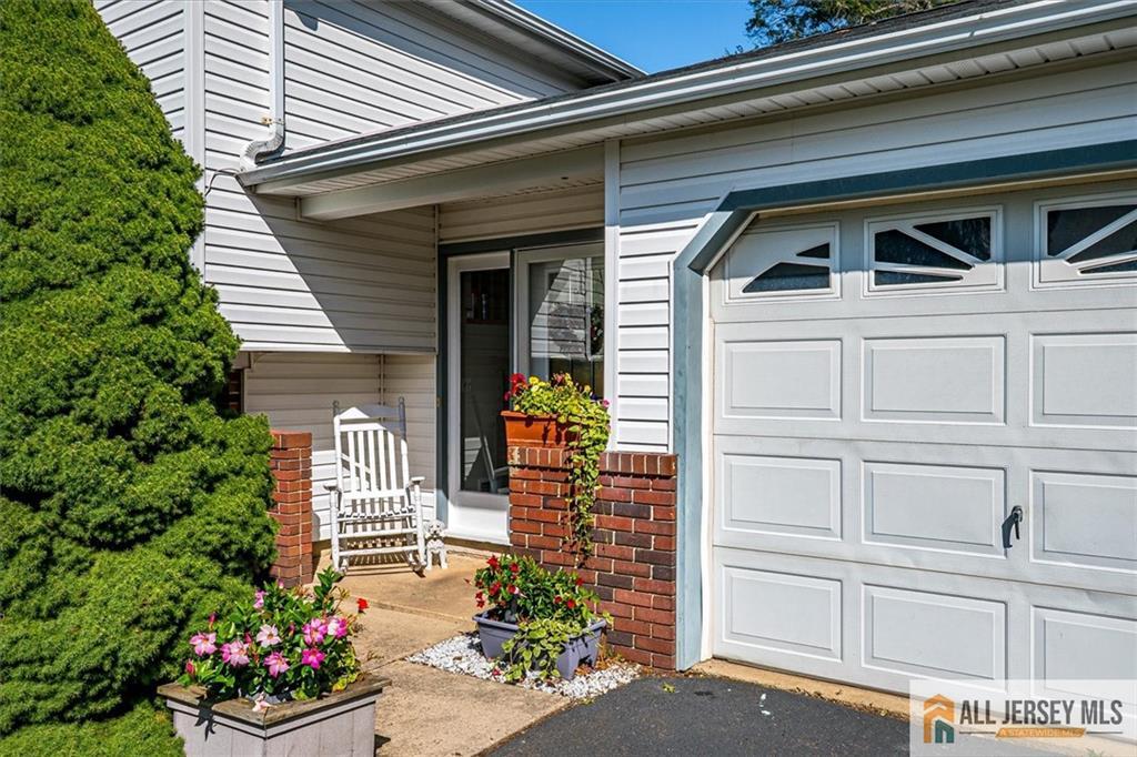 2nd image of 6 Paul Ave, Kendall Park, NJ 08824 | MLS# 2770099M