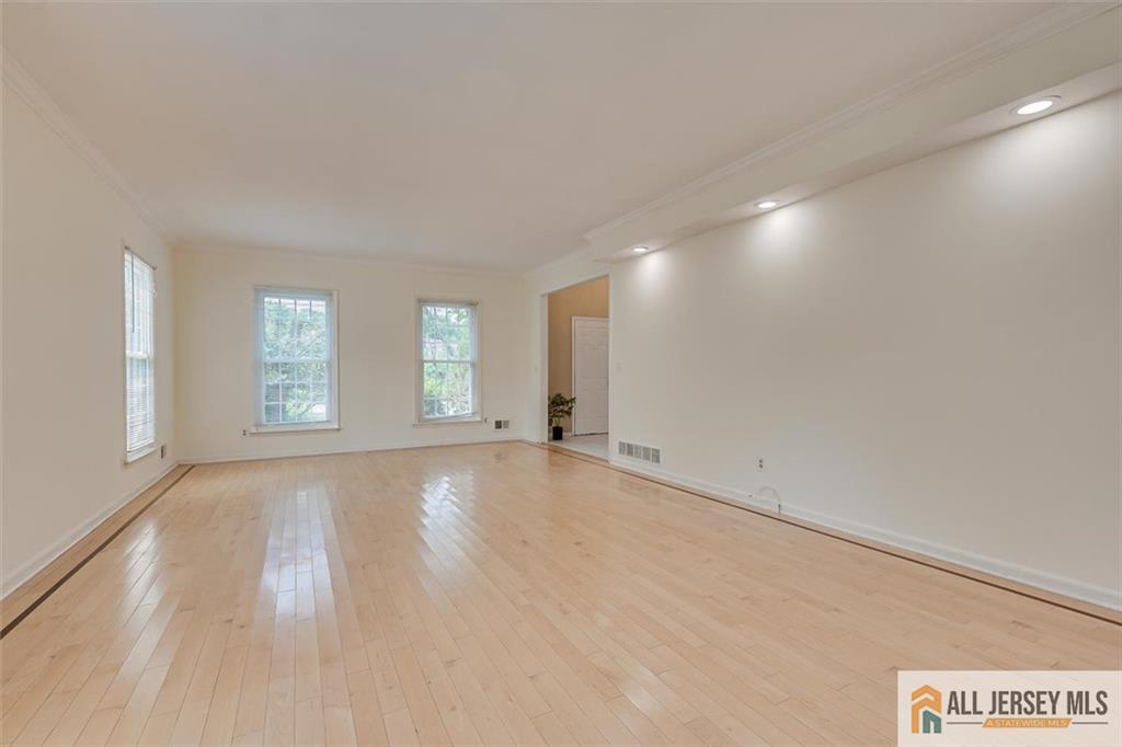 5th image of 60 Essex Dr, Monmouth Junction, NJ 08852 | MLS# 2770063M