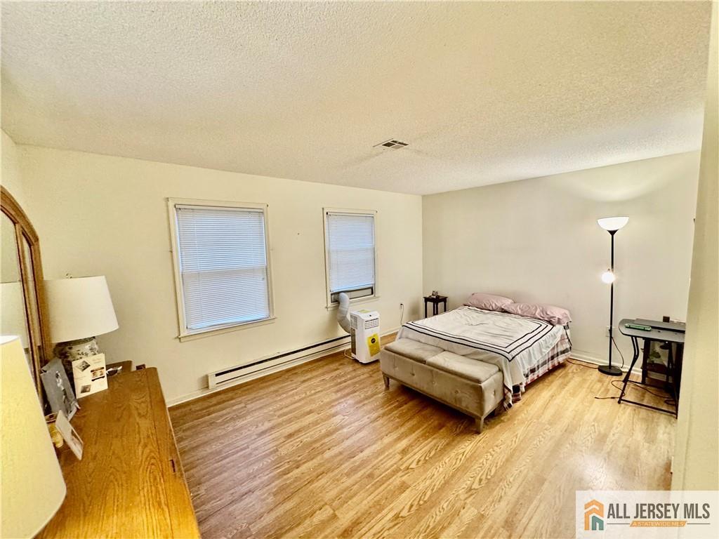 3rd image of 432 Redding Ln, Monroe Township, NJ 08831