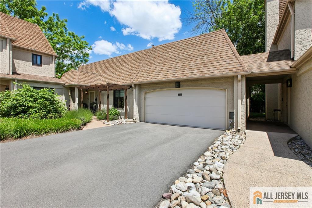 3rd image of 2 Park Gate Dr #1002, Edison, NJ 08820 | MLS# 2662104M