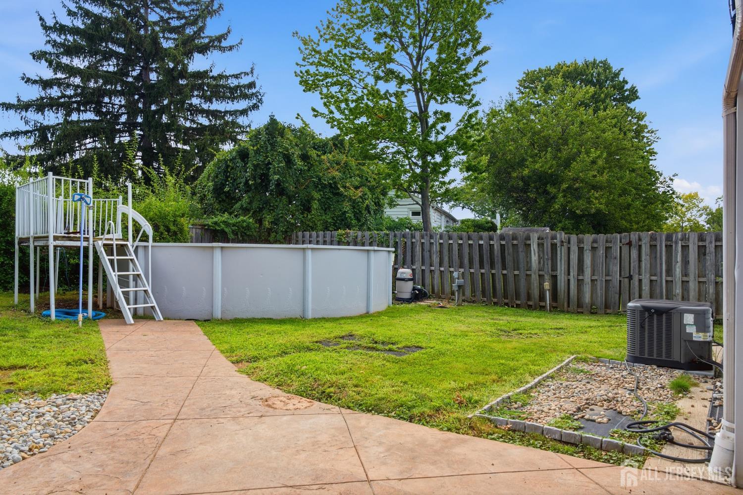 31st image of 17 Joanna Pl, Colonia, NJ 07067 | MLS# 2703230R