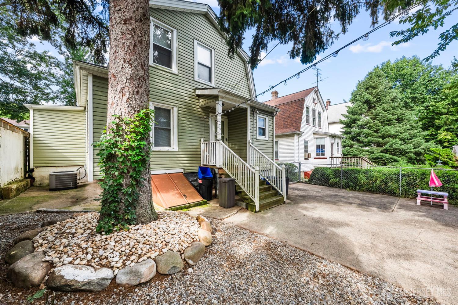 3rd image of 13 Baldwin St, New Brunswick, NJ 08901 | MLS# 2703380R