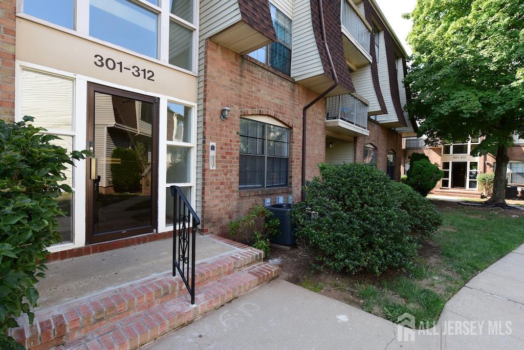 2nd image of 302 Hidden Village Dr, Perth Amboy, NJ 08861 | MLS# 2703324R