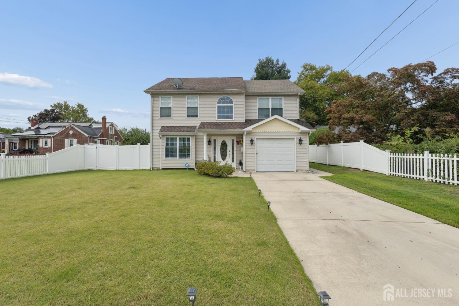 1st image of 531 Manor Rd, Beverly, NJ 08010 | MLS# 2703394R
