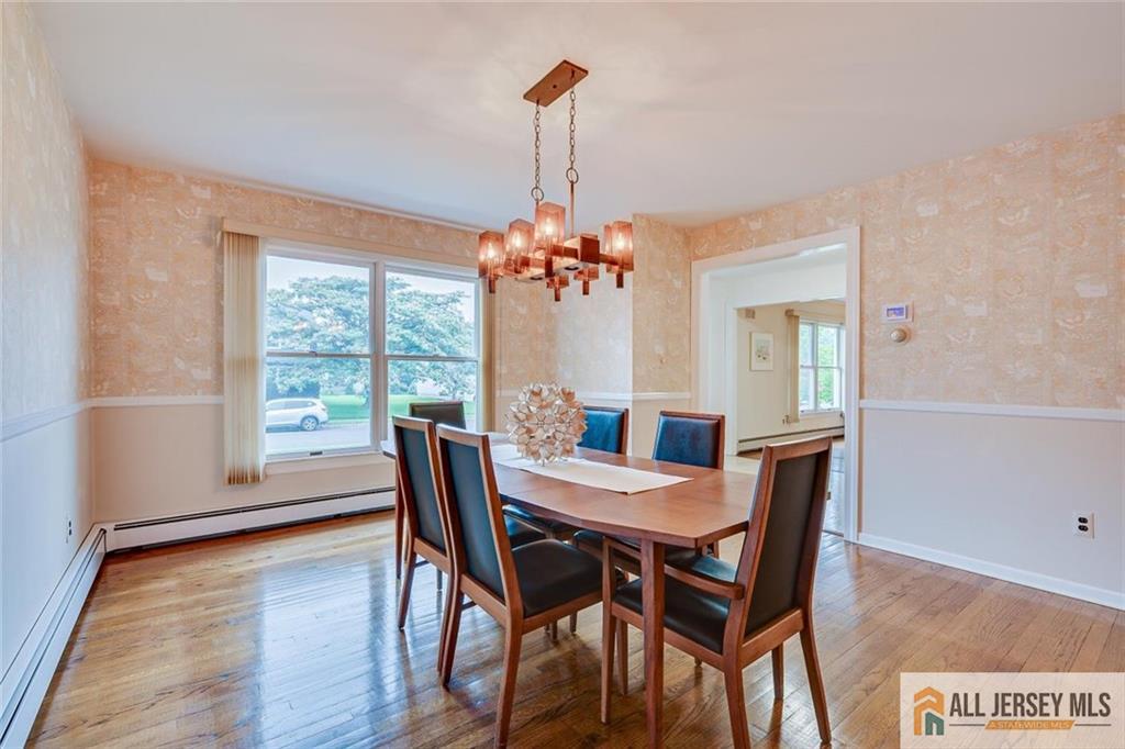 3rd image of 8 Dov Pl, Kendall Park, NJ 08824 | MLS# 2770132M