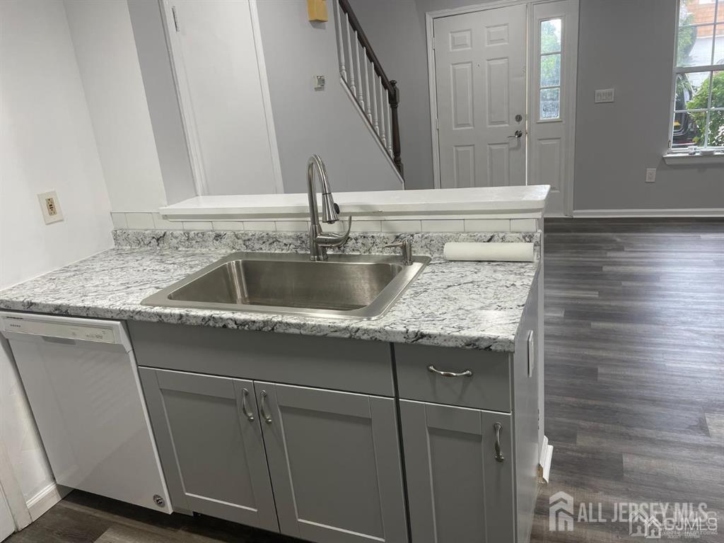3rd image of 23 Delavan Ct, New Brunswick, NJ 0890 | MLS# 2703571R