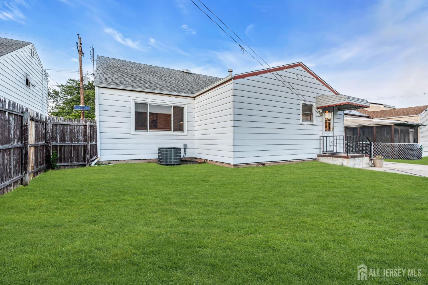 50th image of 140 Camelot Dr, Port Reading, NJ 07064 | MLS# 2703656R