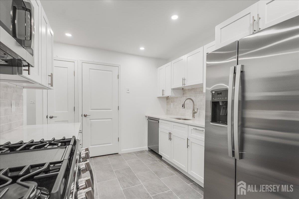 5th image of 131 Beverly Hl Ter, Woodbridge, NJ 07095 | MLS# 2703684R