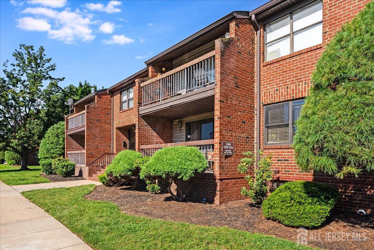 3rd image of 131 Beverly Hl Ter, Woodbridge, NJ 07095 | MLS# 2703684R