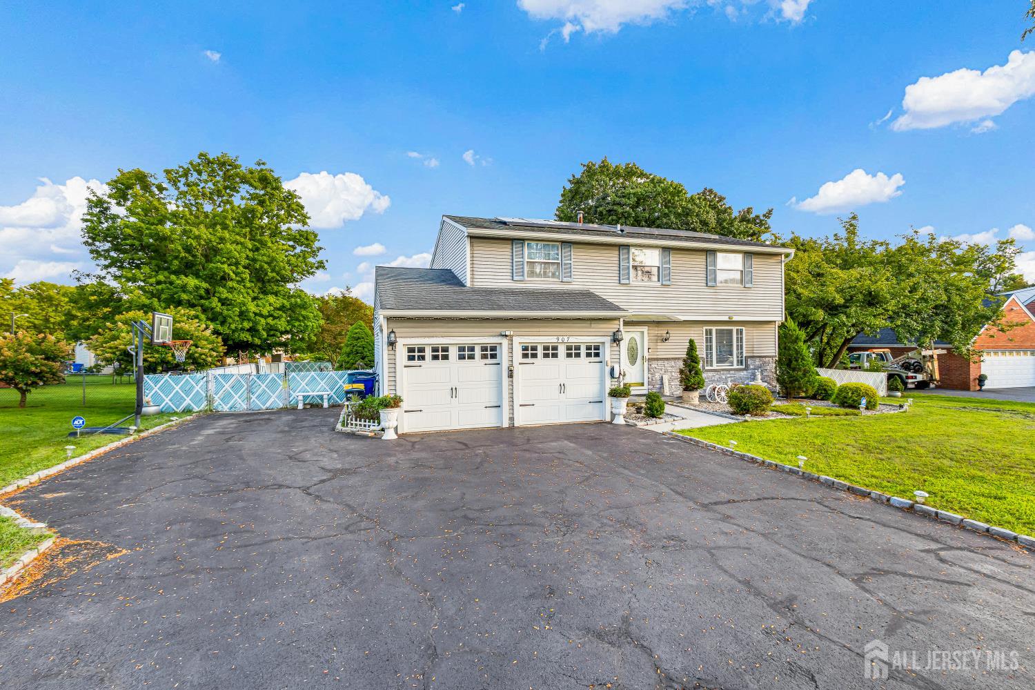 907 Mer-edinburg Road