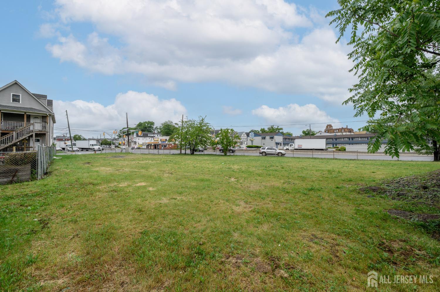 Listing photo 6