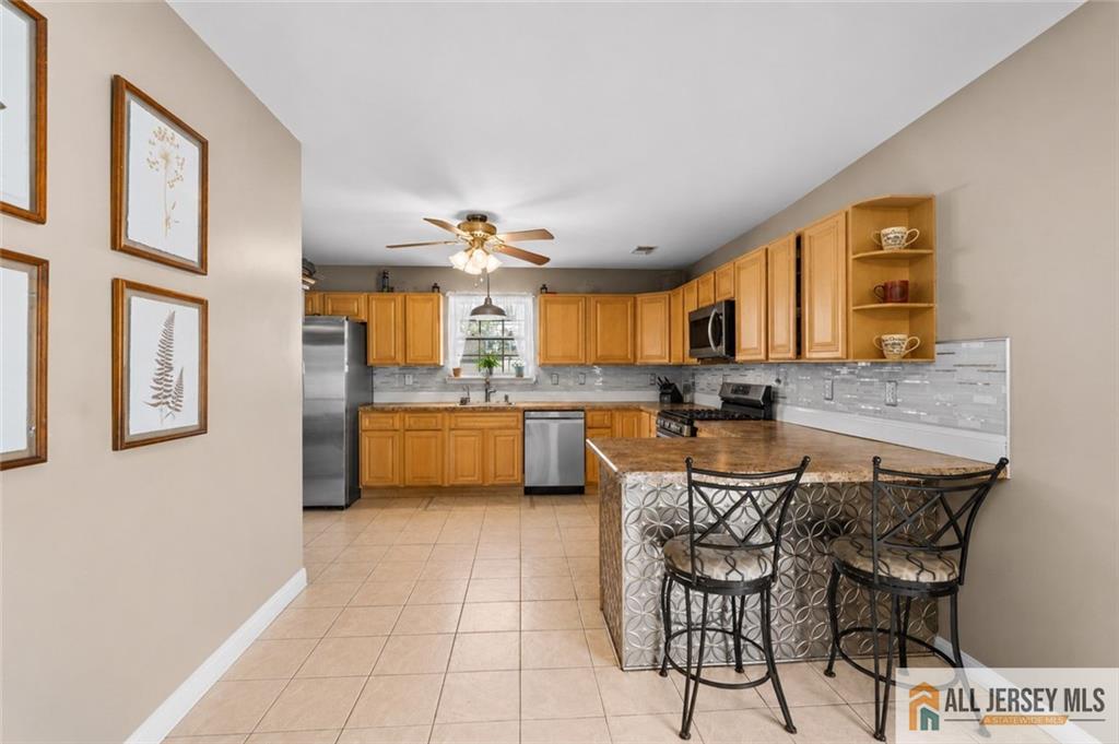 Listing photo 7