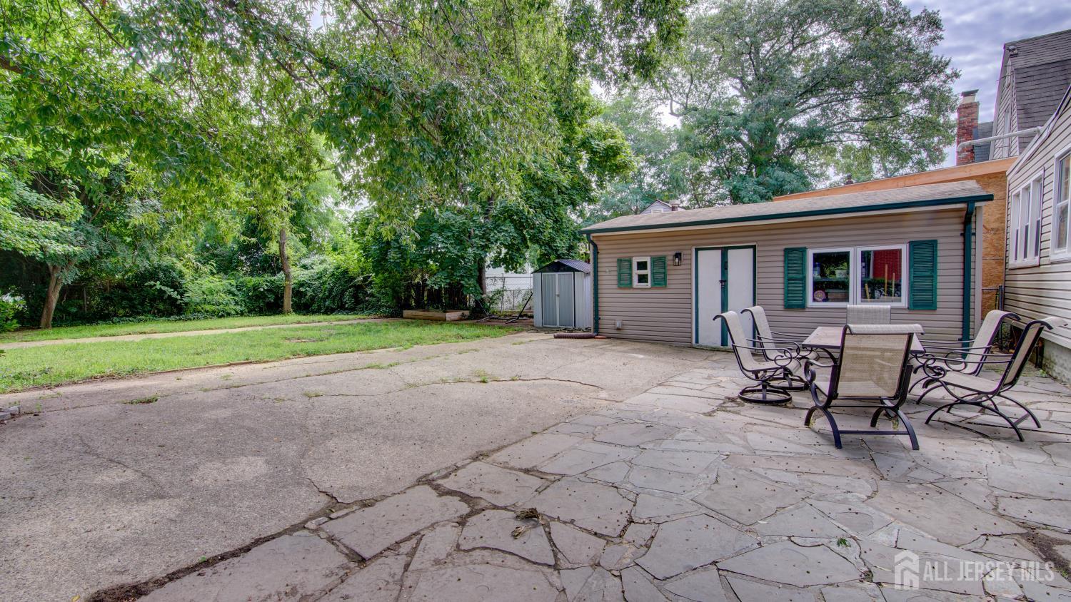 Listing photo 6
