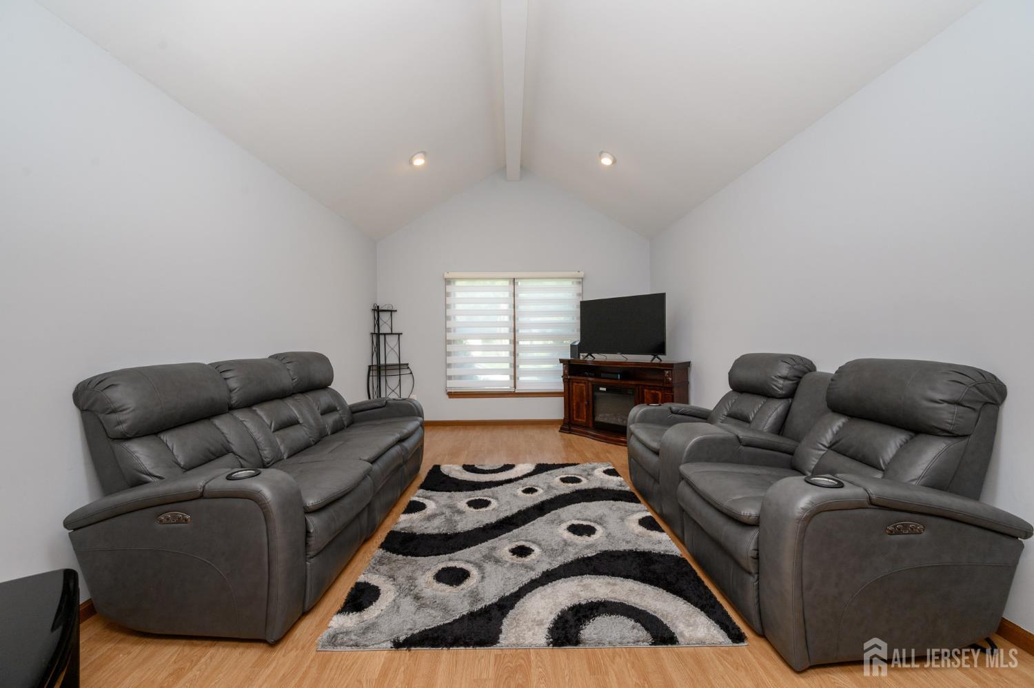 152 Nautilus Drive