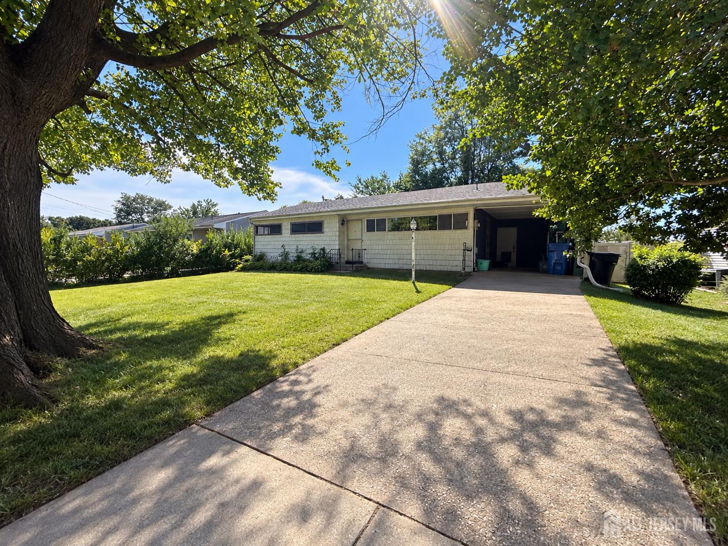 Photo 1 of Single family home for sale at 9 Wellesley Rd, Parlin, NJ 08859 | MLS# 2700676R | Listing updated on 2026-09-12