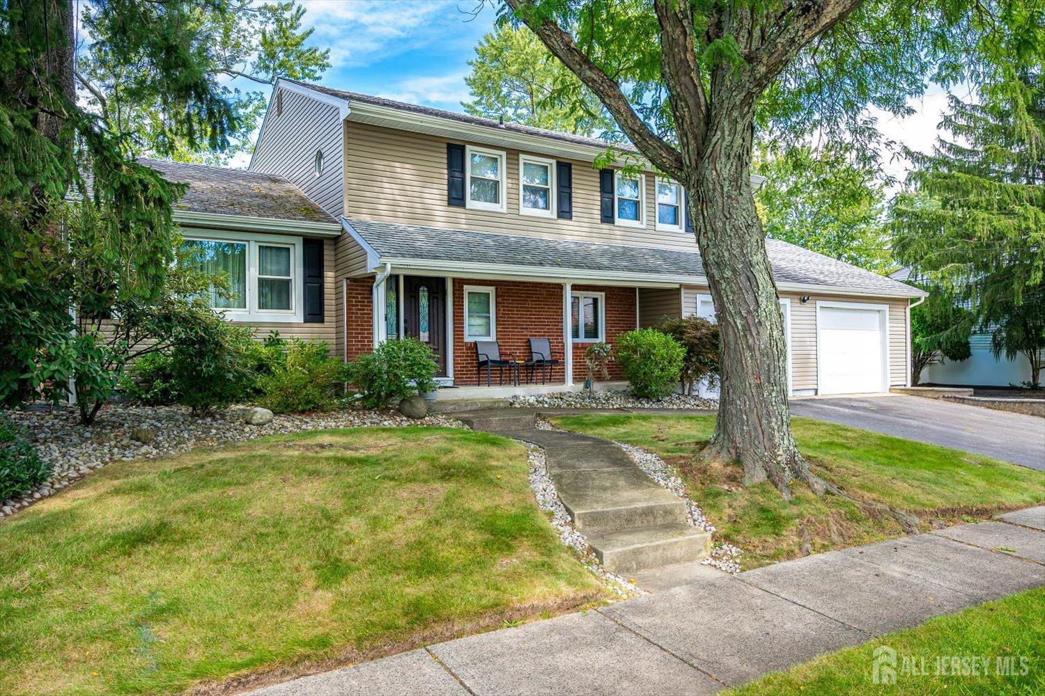 Photo 2 of Single family home for sale at 21 Marlin Ave E, Edison, NJ 08820 | MLS# 2704233R | Listing updated on 2026-09-18