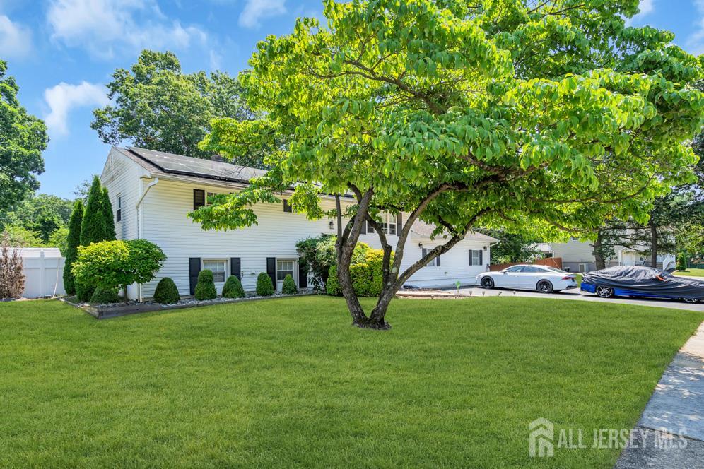 Photo 2 of Single family home for sale at 14 Arlington Dr, Howell, NJ 07731 | MLS# 2704333R | Listing updated on 2026-09-14