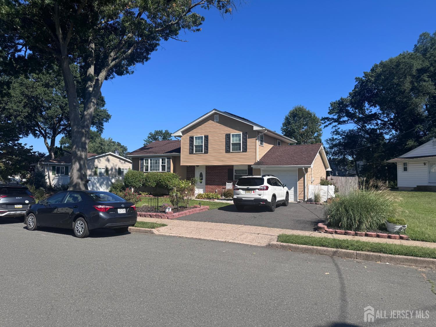 Photo 1 of Single family home for sale at 7 Verona Ave, Trenton, NJ 08619 | MLS# 2704520R | Listing updated on 2026-09-16
