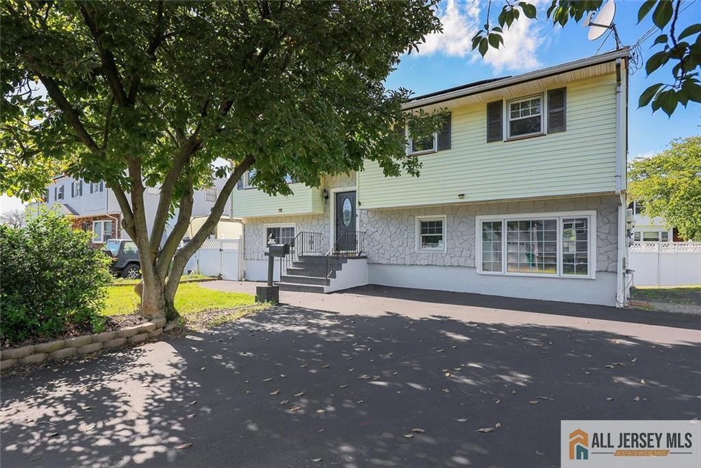 Photo 3 of Single family home for sale at 47 Gaskill Ave, Edison, NJ 08817 | MLS# 2770455M | Listing updated on 2026-09-15