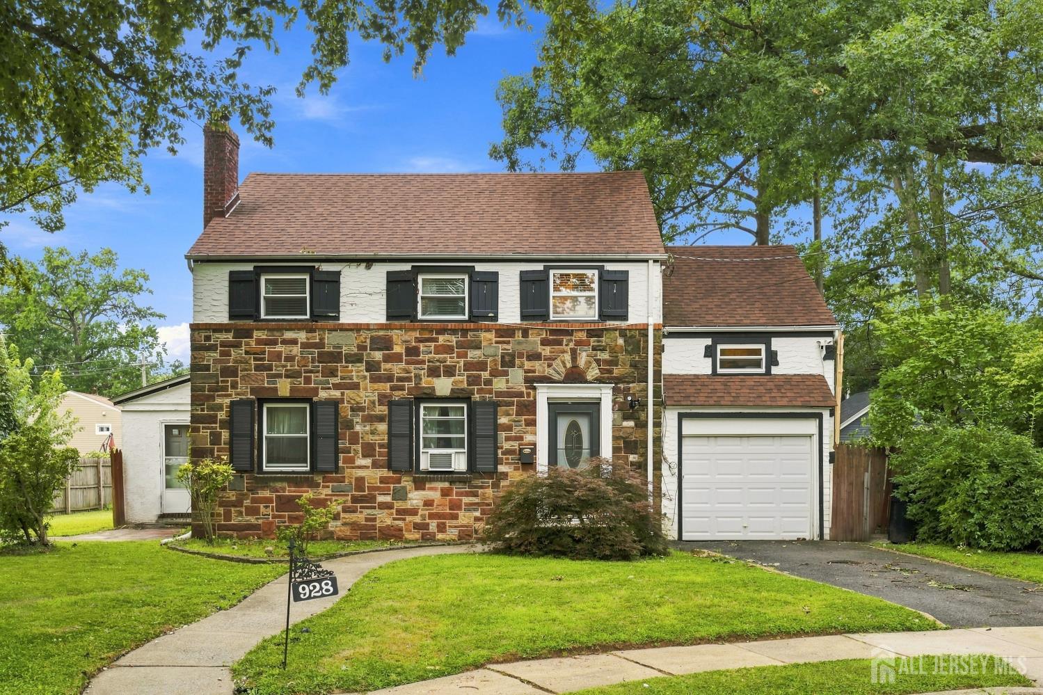 Photo 1 of Single family home for sale at 928 Beechwood Ct, Plainfield, NJ 07060 | MLS# 2704548R | Listing updated on 2026-09-16