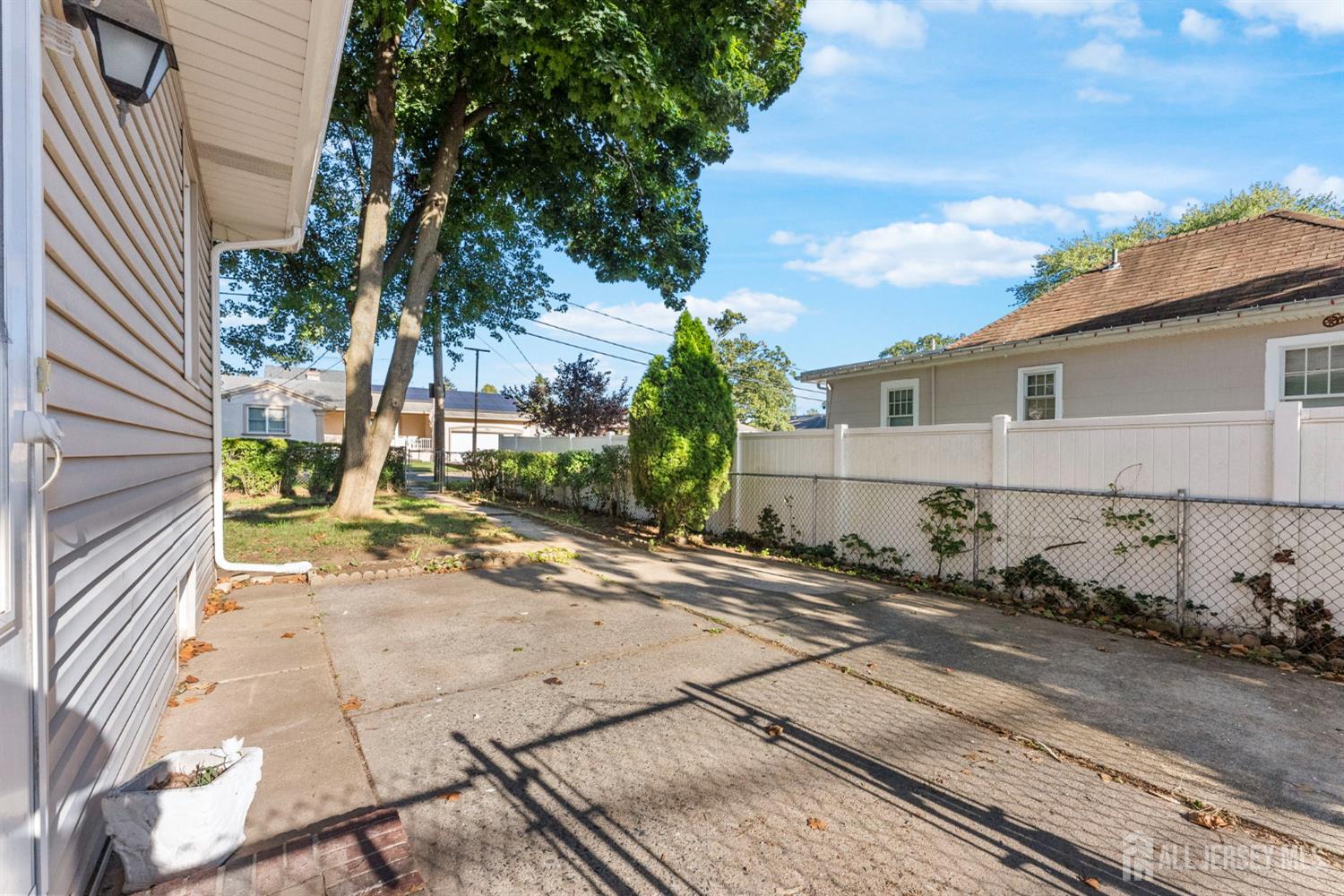 Photo 3 of Single family home for sale at 14 Harrison St, Sayreville, NJ 08872 | MLS# 2704616R | Listing updated on 2026-09-16