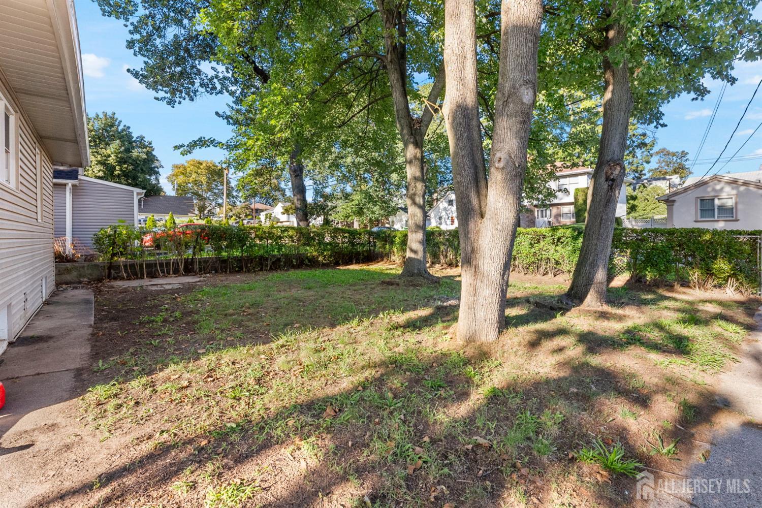 Photo 4 of Single family home for sale at 14 Harrison St, Sayreville, NJ 08872 | MLS# 2704616R | Listing updated on 2026-09-16