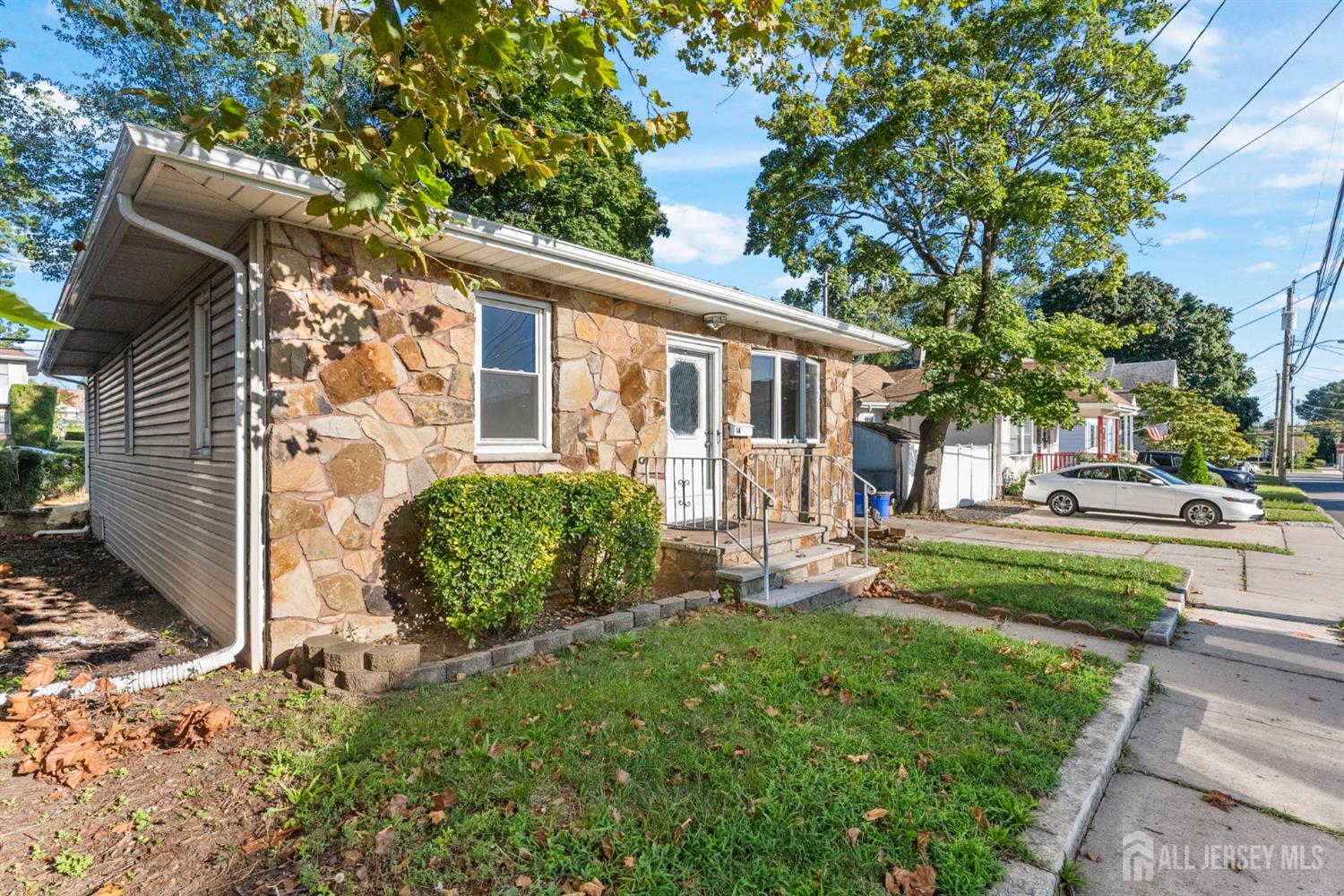 Photo 3 of Single family home for sale at 14 Harrison St, Sayreville, NJ 08872 | MLS# 2704616R | Listing updated on 2026-09-16