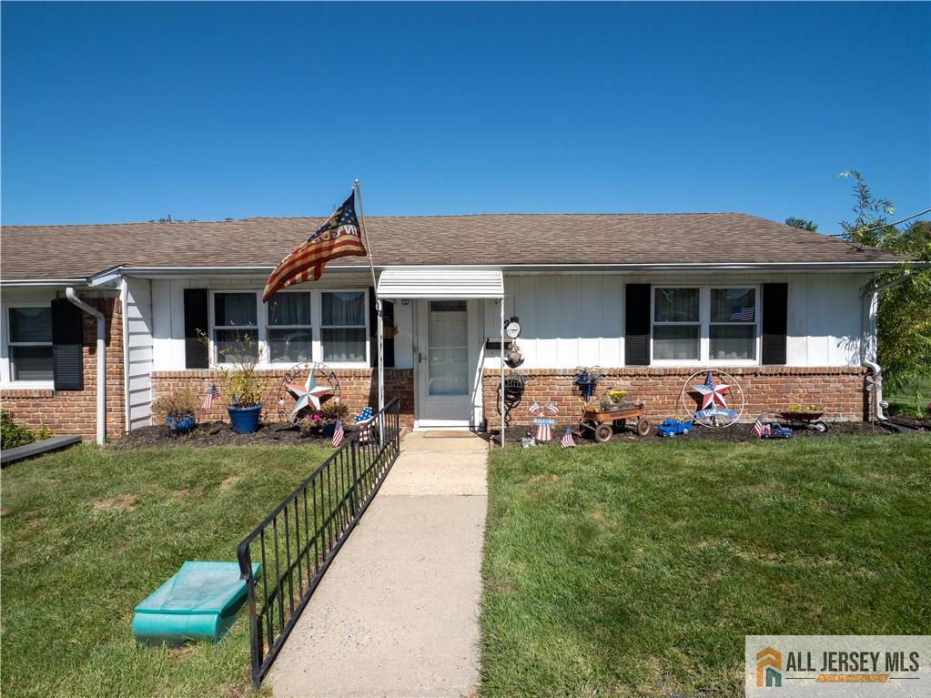 Condo for sale at 2 Missouri Ct #185, Matawan, NJ 07747 | MLS# 2770486M