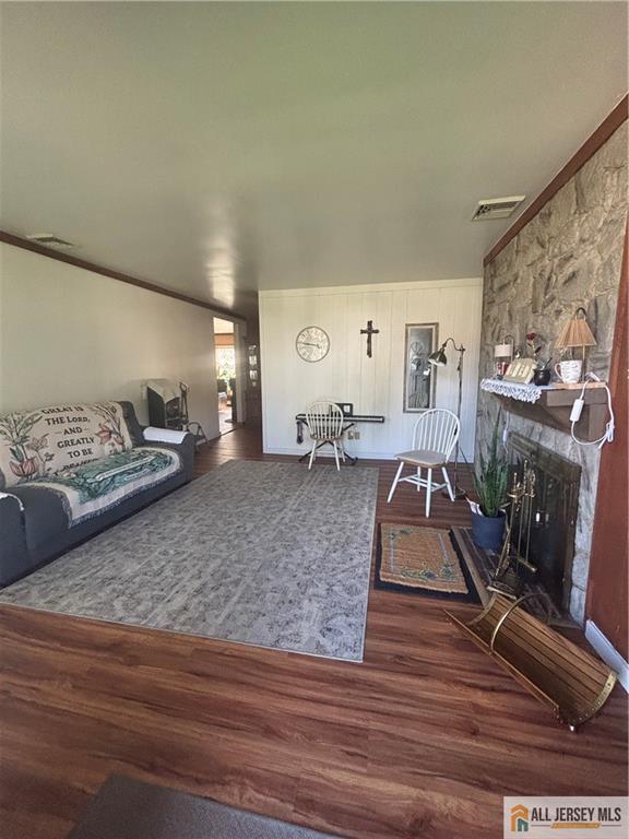 Photo 3 of Single family home for sale at 492 Booth Ct, Rahway, NJ 07065 | MLS# 2770359M | Listing updated on 2026-09-17