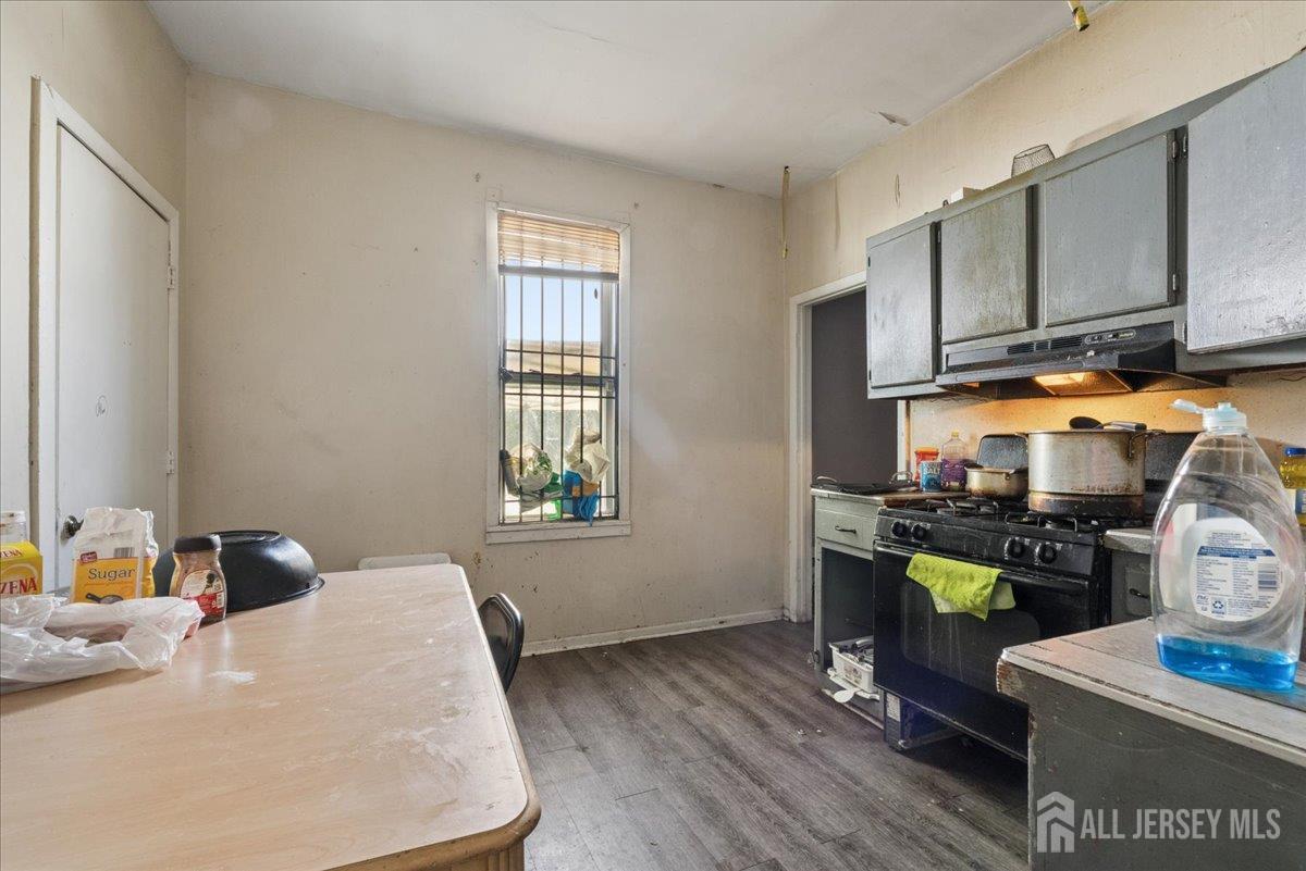 308 N 27th Street N