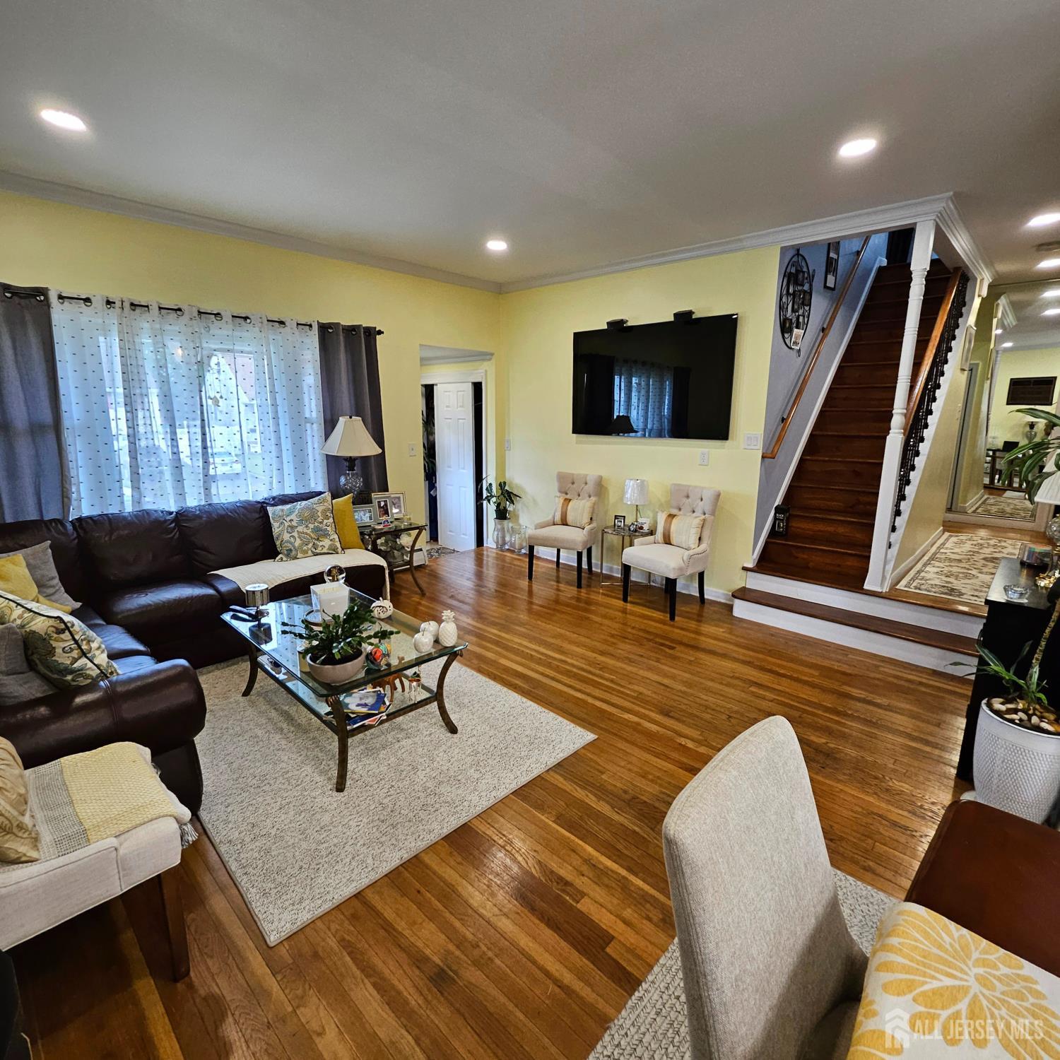 Photo 3 of Single family home for sale at 136 Isabelle St, Menlo Park Terrace, NJ 08840 | MLS# 2704775R | Listing updated on 2026-09-24