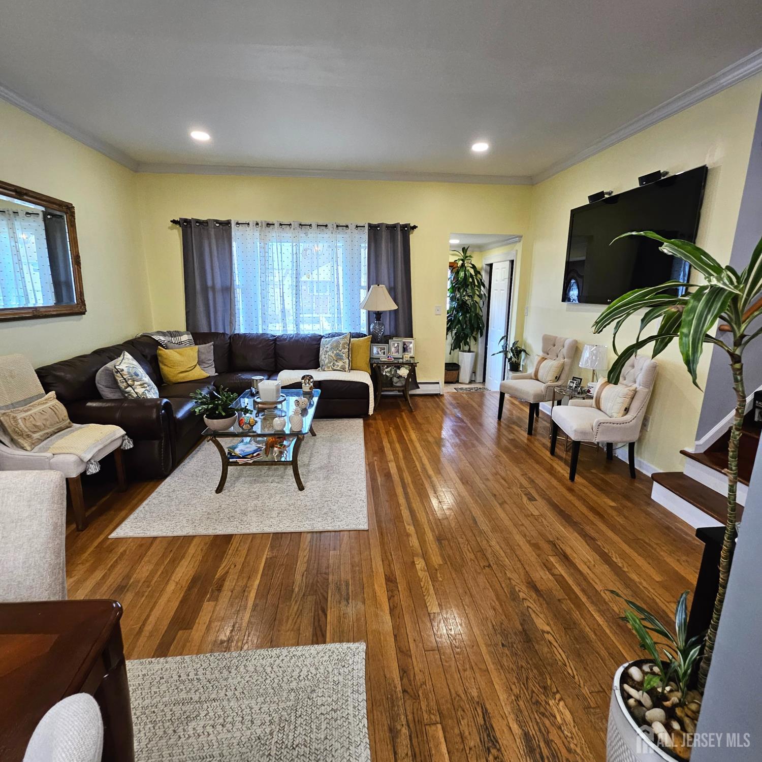 Photo 3 of Single family home for sale at 136 Isabelle St, Menlo Park Terrace, NJ 08840 | MLS# 2704775R | Listing updated on 2026-09-24
