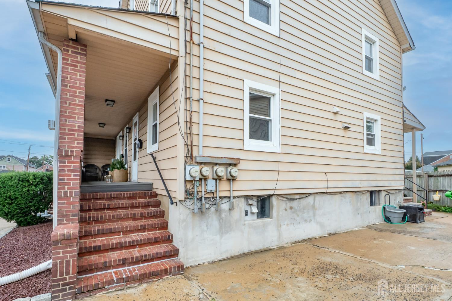 Listing photo 6