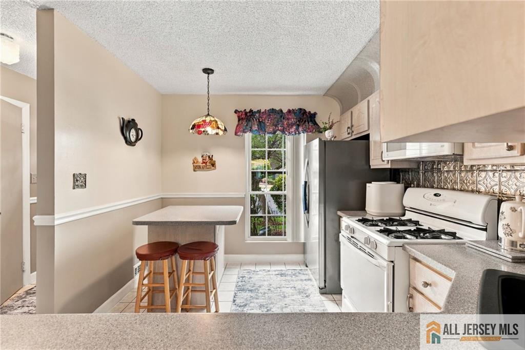 Photo 4 of Townhouse for sale at 148 Abbot Ct #2148, Piscataway, NJ 08854 | MLS# 2770584M | Listing updated on 2026-09-28