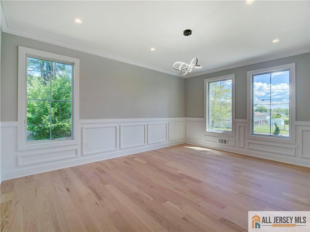 Photo 4 of Single family home for sale at 529 Wood Ave, Edison, NJ 08820 | MLS# 2662137M | Listing updated on 2026-09-23