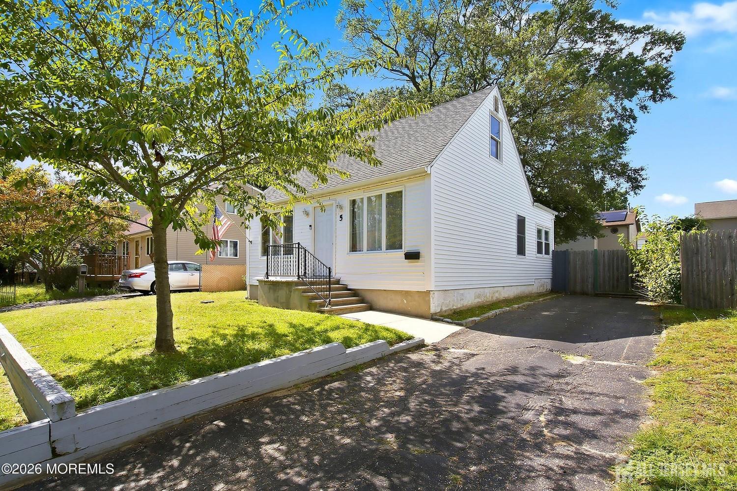 Listing photo 6